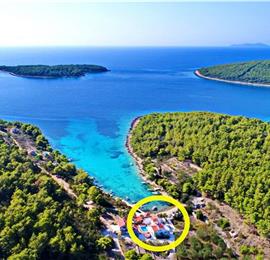 6 Bedroom Beachfront Villa with Heated Pool near Vela Luka on Korcula Island, Sleep 12
